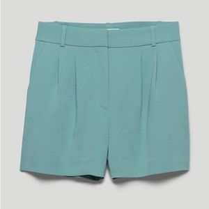 BNWT Babaton Pleated 3” Short - Yucca Green